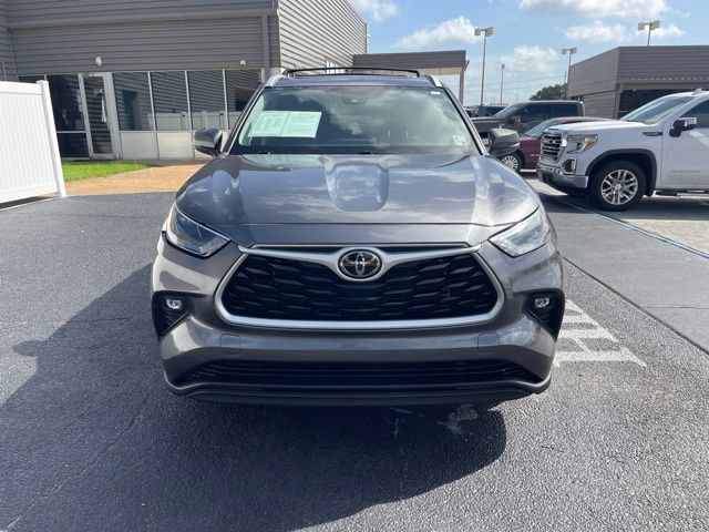 Used 2023 Toyota Highlander XLE FWD image 12