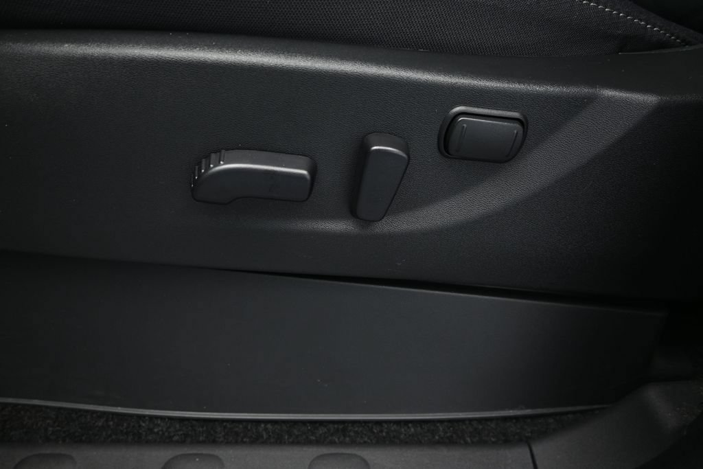Used 2025 Nissan Frontier SV RWD image 24