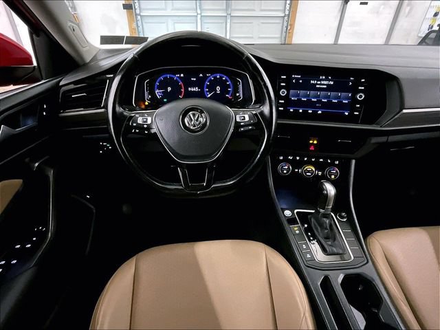 Used 2019 Volkswagen Jetta SEL w/ Cold Weather Package FWD image 5