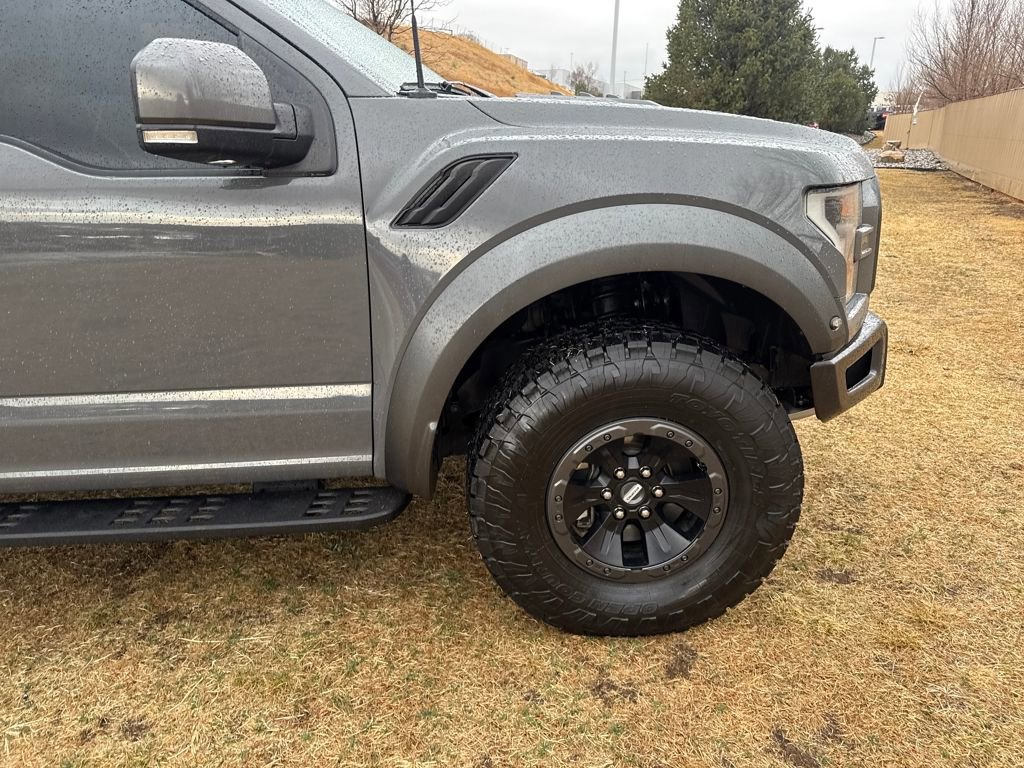 Certified 2018 Ford F150 Raptor w/ Equipment Group 802A Luxury image 32