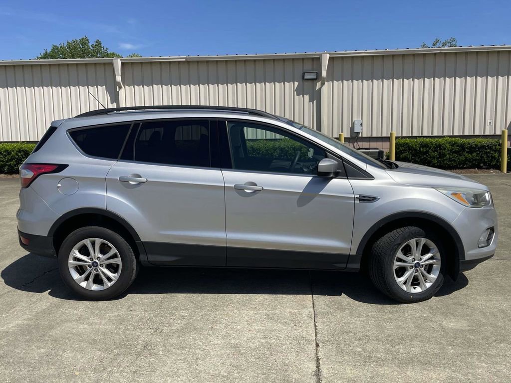 Certified 2018 Ford Escape SE image 6