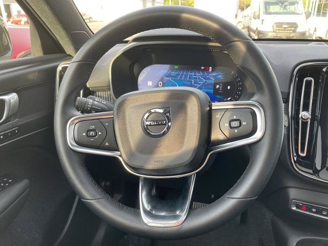 Used 2025 Volvo XC40 B5 Plus AWD/4WD image 23