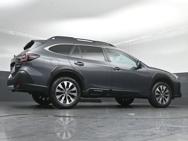 Used 2023 Subaru Outback Limited image 14