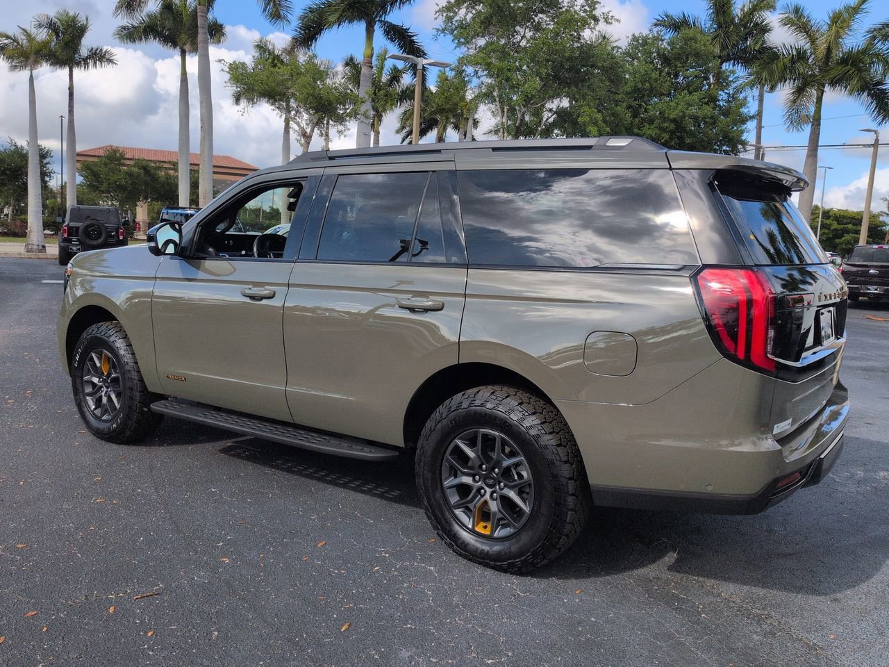 Certified 2025 Ford Expedition Tremor AWD/4WD image 3