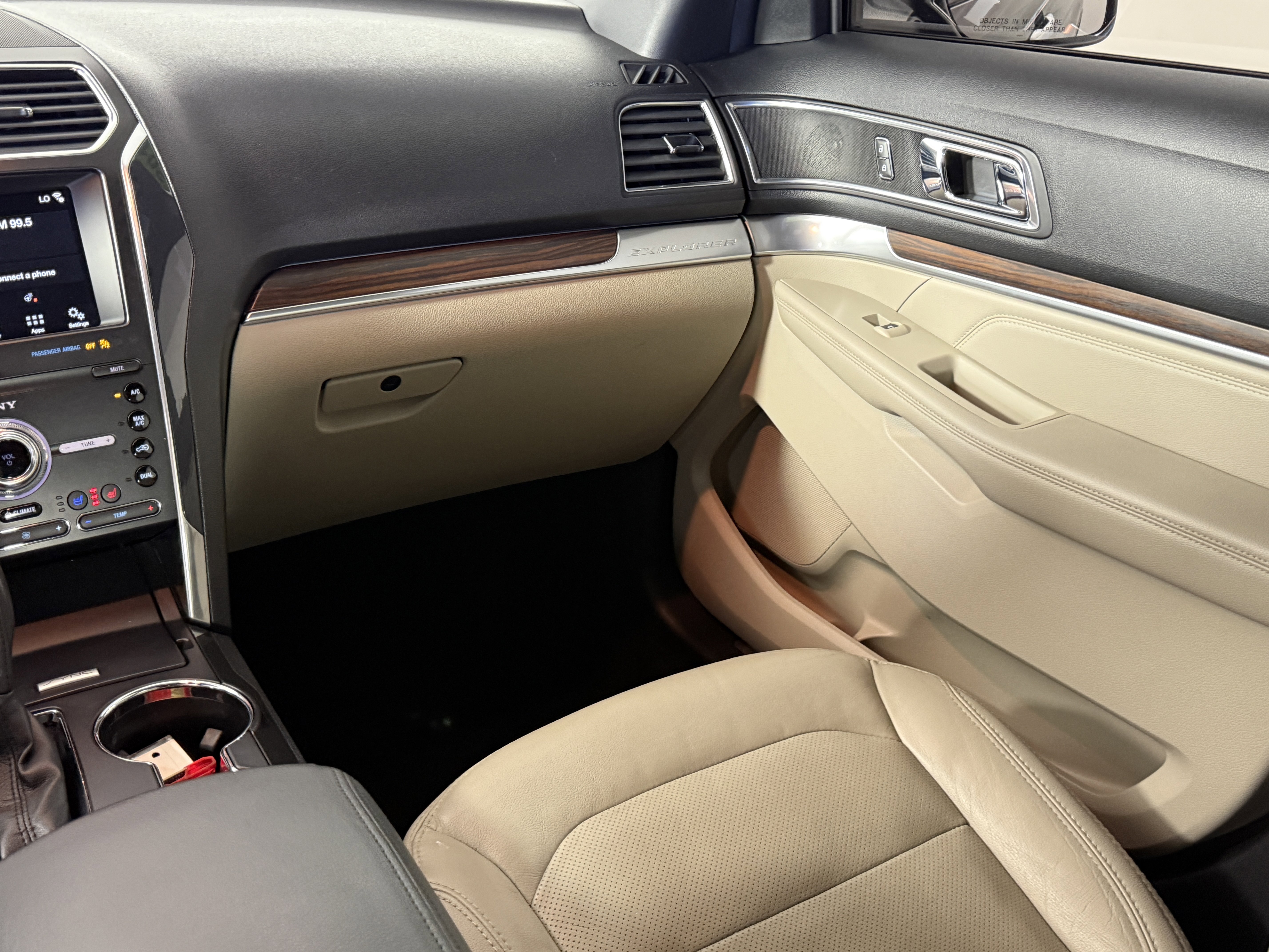 Certified 2019 Ford Explorer Limited w/ Ford Safe & Smart Package image 14