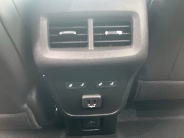 Used 2022 Chevrolet Equinox Premier image 16