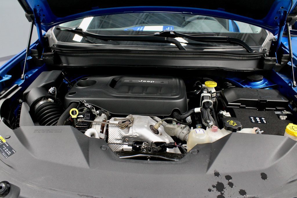 Used 2022 Jeep Cherokee Latitude Lux w/ Mopar Interior Package image 16