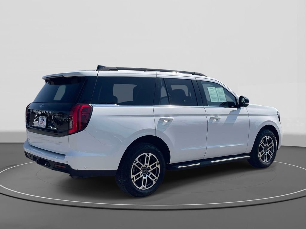 Certified 2025 Ford Expedition Active AWD/4WD image 5