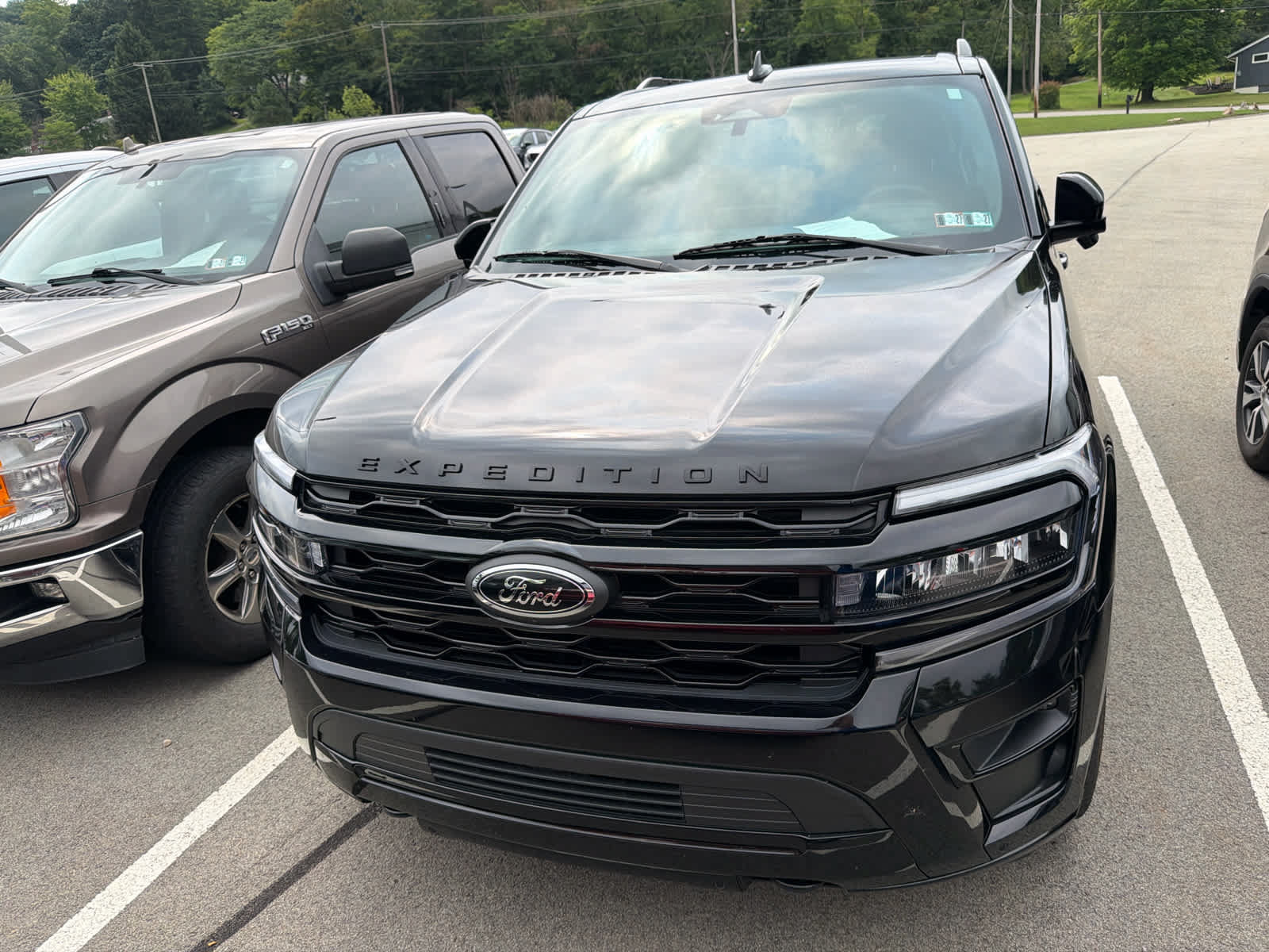 Certified 2022 Ford Expedition Max Limited AWD/4WD image 2