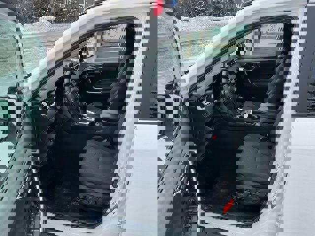 Used 2023 Toyota RAV4 XLE AWD/4WD image 14