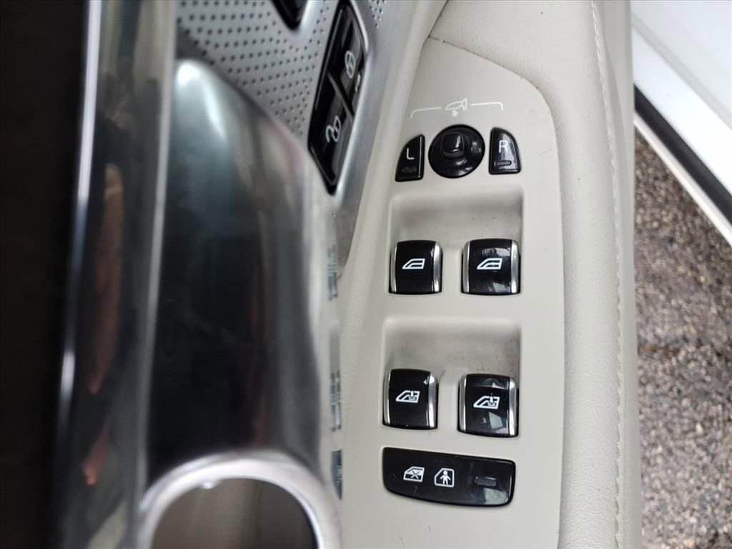 Used 2022 Volvo S90 B6 Inscription w/ Advanced Package image 18