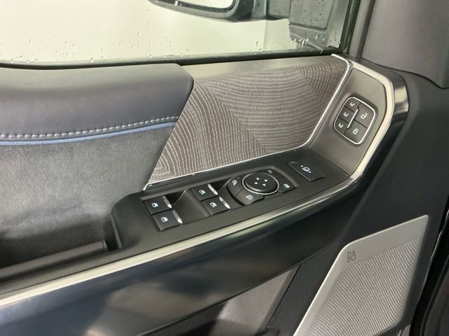 Certified 2025 Ford F450 Platinum w/ FX4 Off-Road Package AWD/4WD image 17
