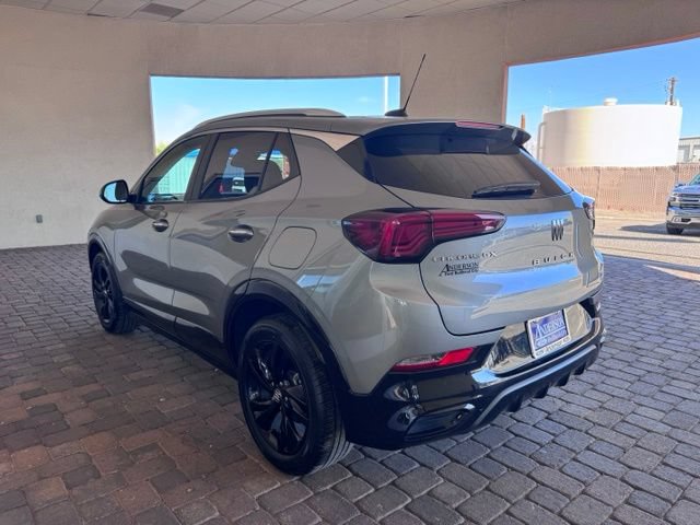Used 2024 Buick Encore GX Sport Touring FWD image 3