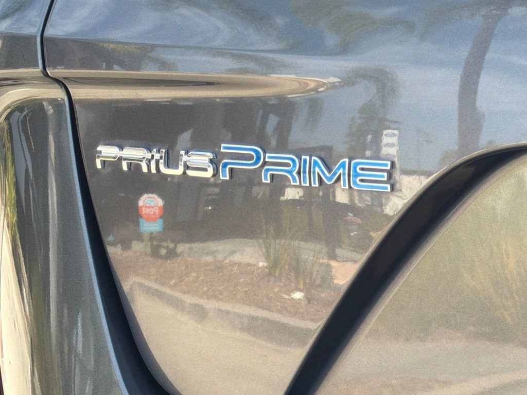 Used 2020 Toyota Prius Prime LE FWD image 16