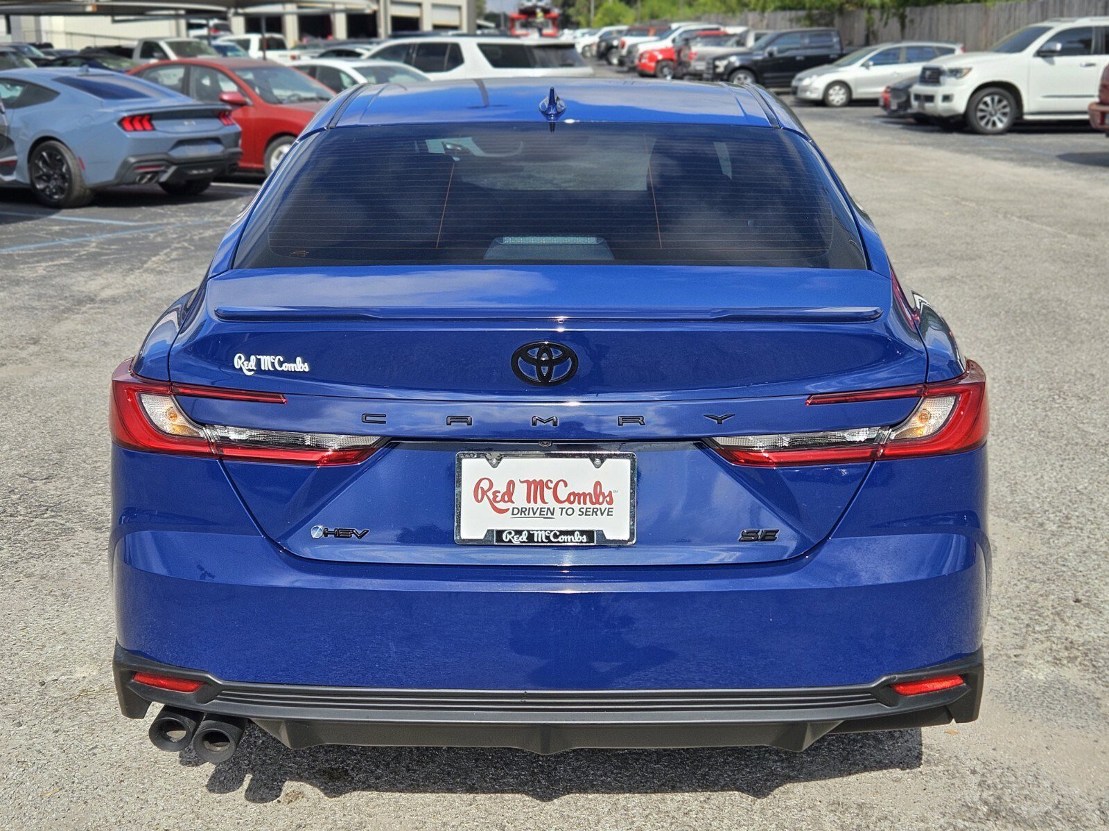Used 2025 Toyota Camry SE image 4