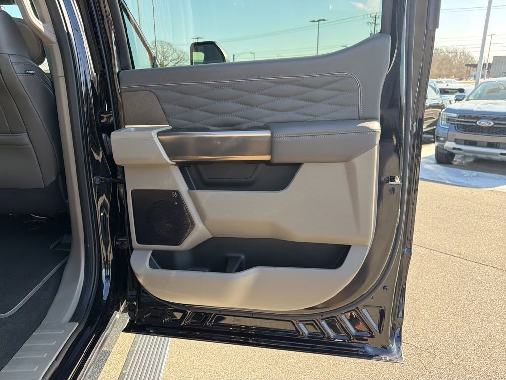 Certified 2025 Ford F450 Platinum w/ Platinum Plus Package image 21