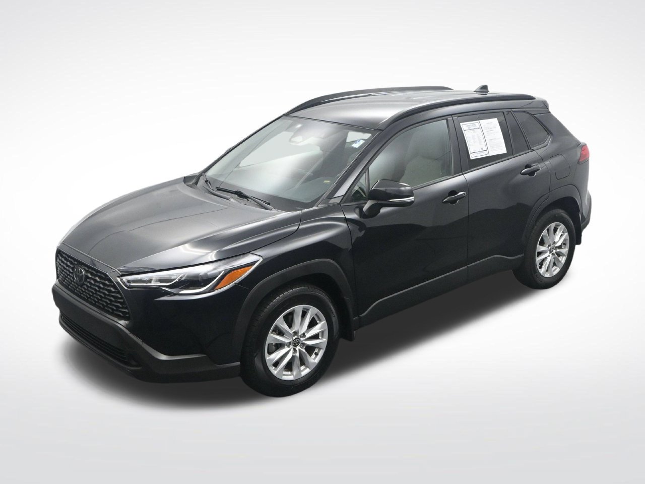 Used 2025 Toyota Corolla Cross LE FWD image 35
