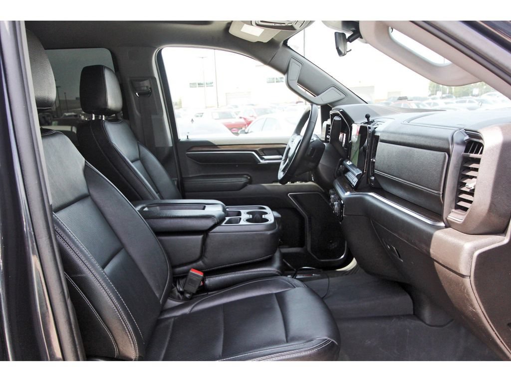 Used 2023 Chevrolet Silverado 1500 LT w/ Z71 Off-Road Package AWD/4WD image 25