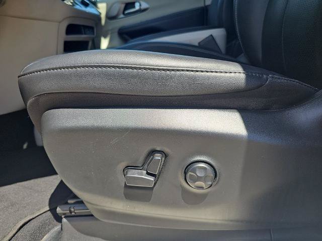 Used 2024 Chrysler Pacifica Touring-L FWD image 27