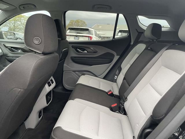 Used 2024 GMC Terrain SLE w/ Driver Convenience Package image 11