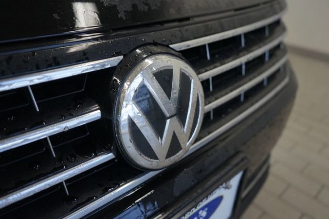 Used 2019 Volkswagen Passat 2.0T Wolfsburg image 17