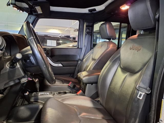 Used 2017 Jeep Wrangler Unlimited Sahara w/ Mopar Chrome Edition Group AWD/4WD image 29