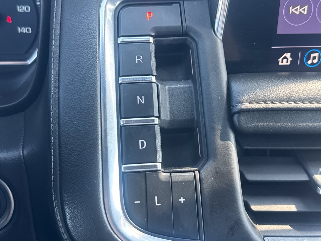 Used 2021 Chevrolet Suburban LT RWD image 23