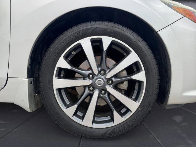 Used 2017 Nissan Altima 2.5 SR FWD image 14