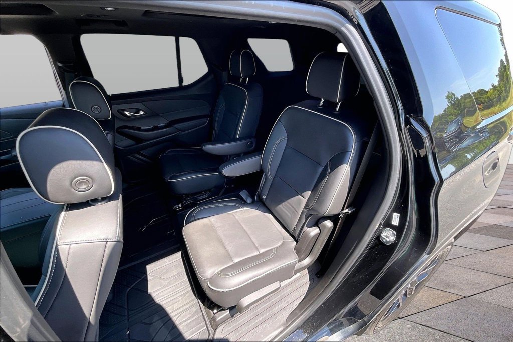 Used 2022 Chevrolet Traverse Premier w/ LPO, Floor Liner Package FWD image 26