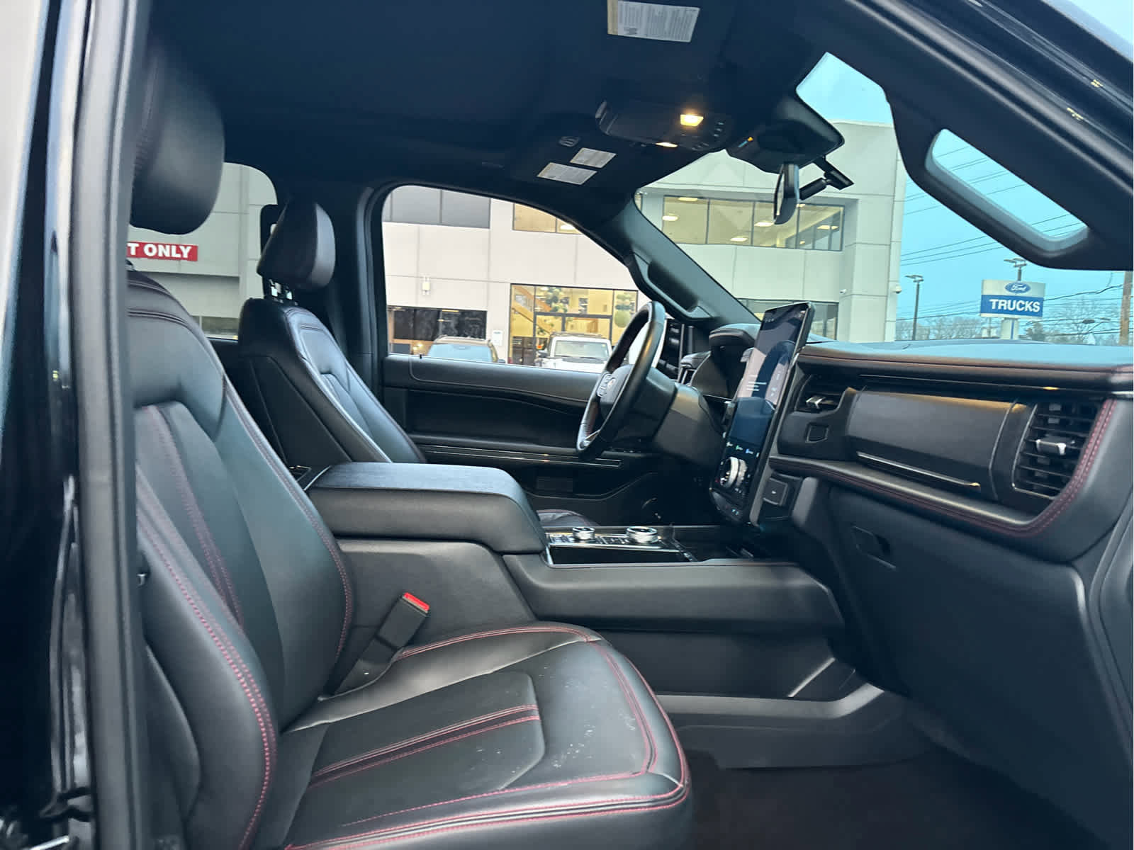 Certified 2023 Ford Expedition Limited image 29