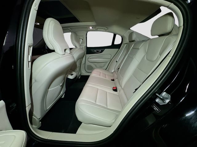 Used 2022 Volvo S60 B5 Momentum w/ Premium Package image 34