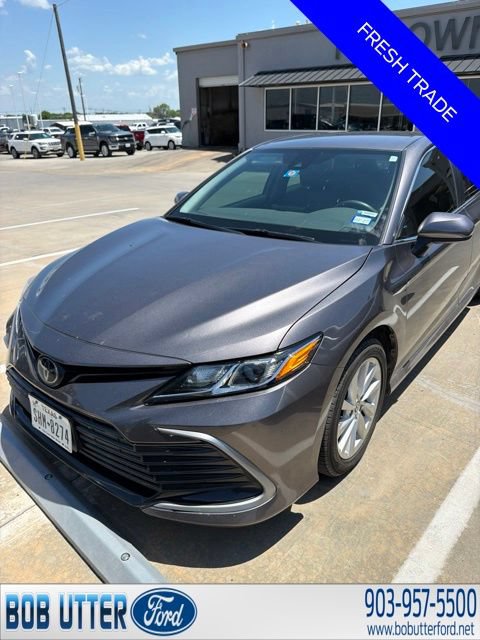 Used 2023 Toyota Camry LE FWD image 4