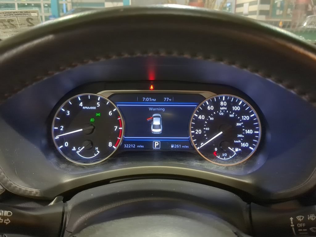 Used 2022 Nissan Sentra SR w/ Lighting Package FWD image 14