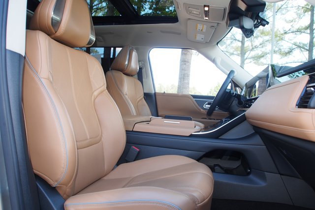 Used 2025 INFINITI QX80 Sensory AWD/4WD image 12