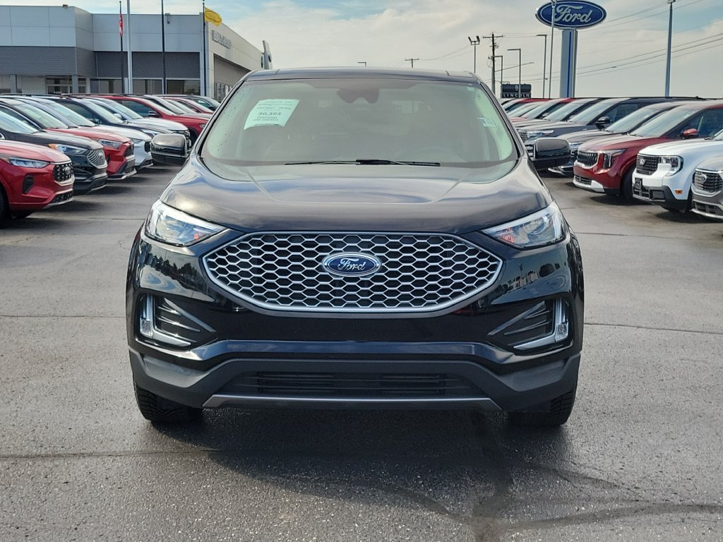 Certified 2024 Ford Edge SEL w/ Convenience Package AWD/4WD image 2