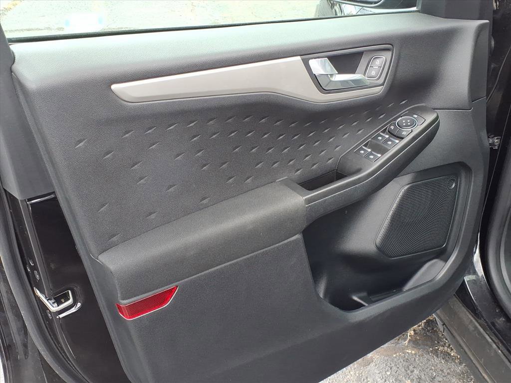 Certified 2020 Ford Escape SE image 9