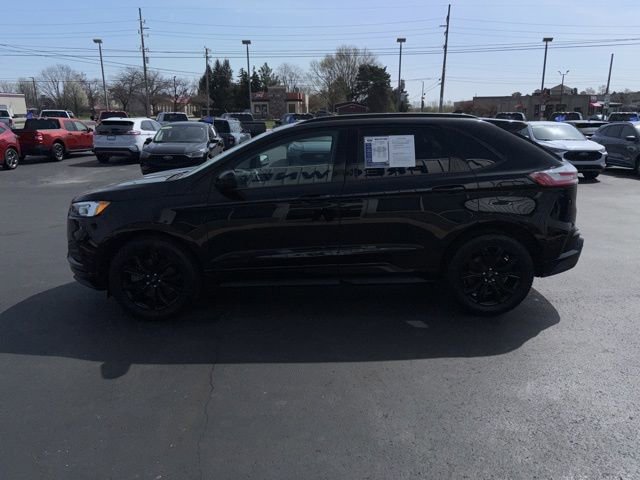 Certified 2023 Ford Edge SE w/ Black Appearance Package AWD/4WD image 16