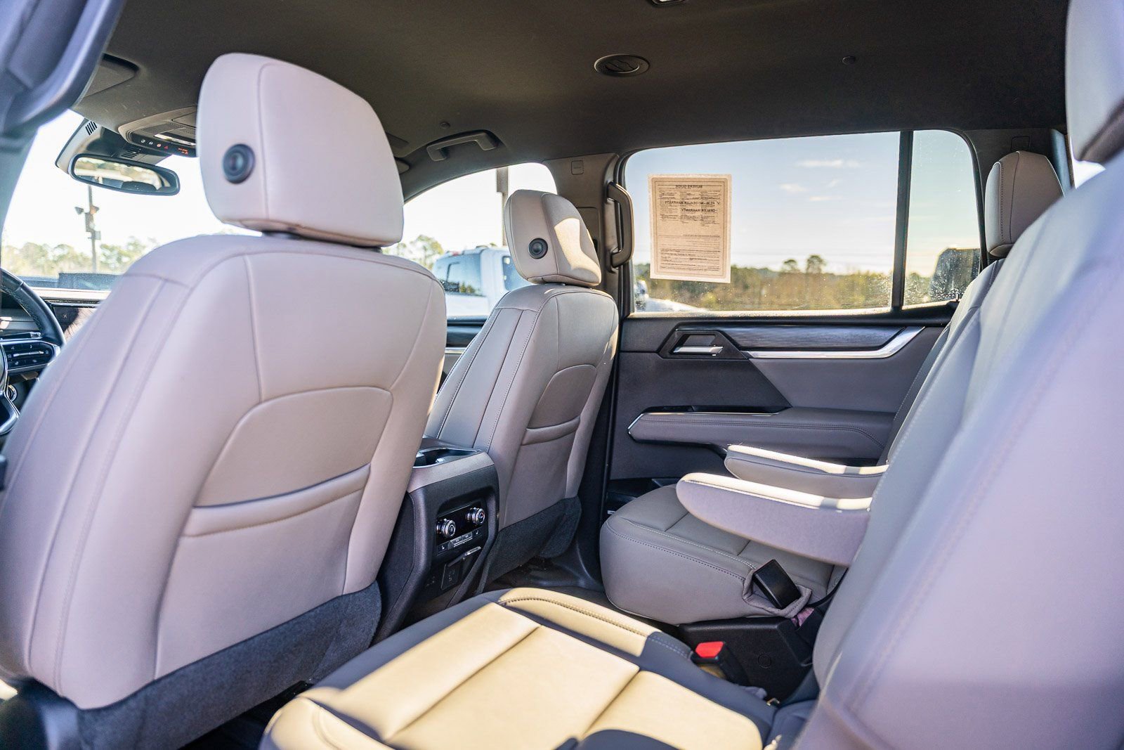 Used 2024 GMC Acadia Elevation w/ Black Edition image 17