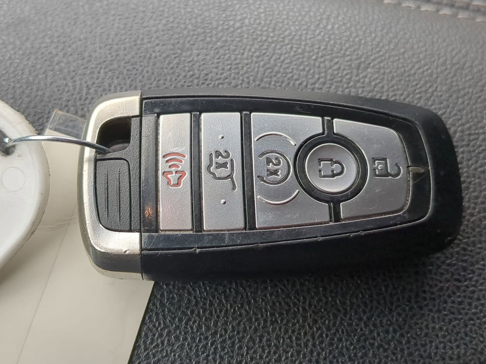 Certified 2020 Ford Escape Titanium image 38