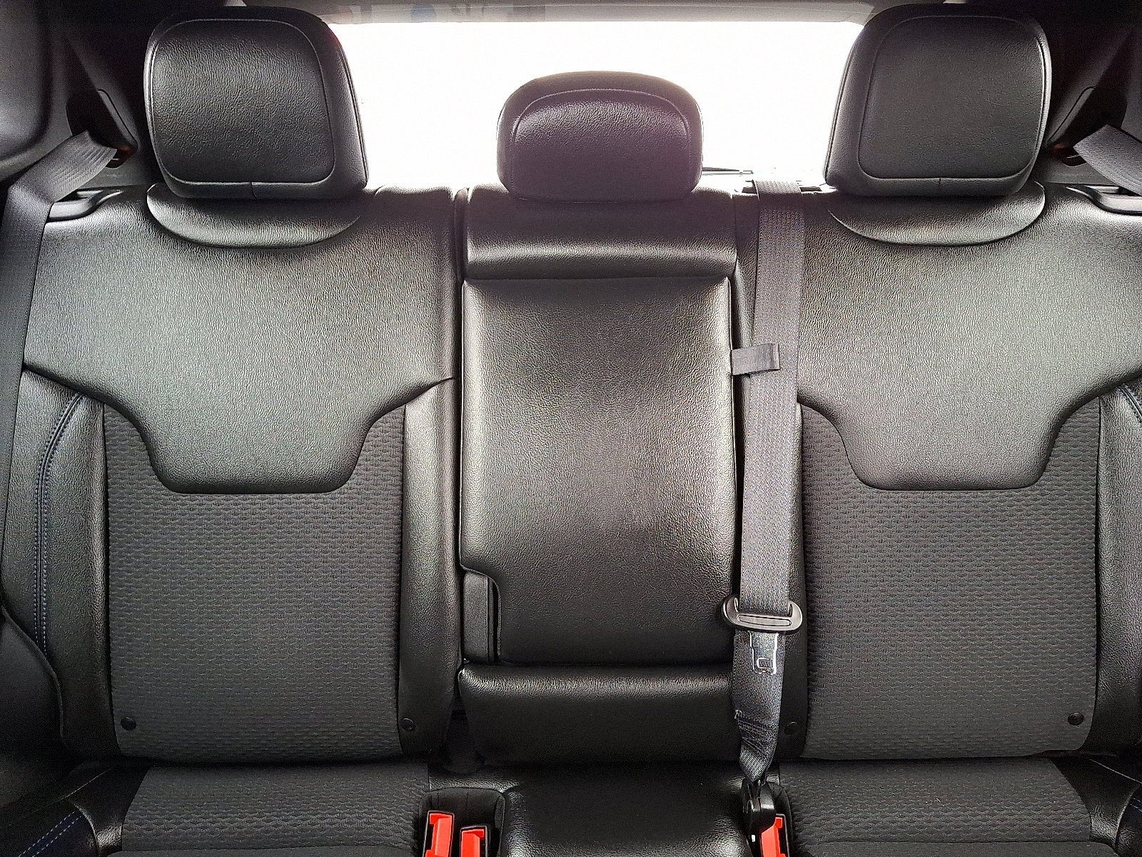 Used 2025 Jeep Compass Latitude w/ Altitude Special Edition image 19