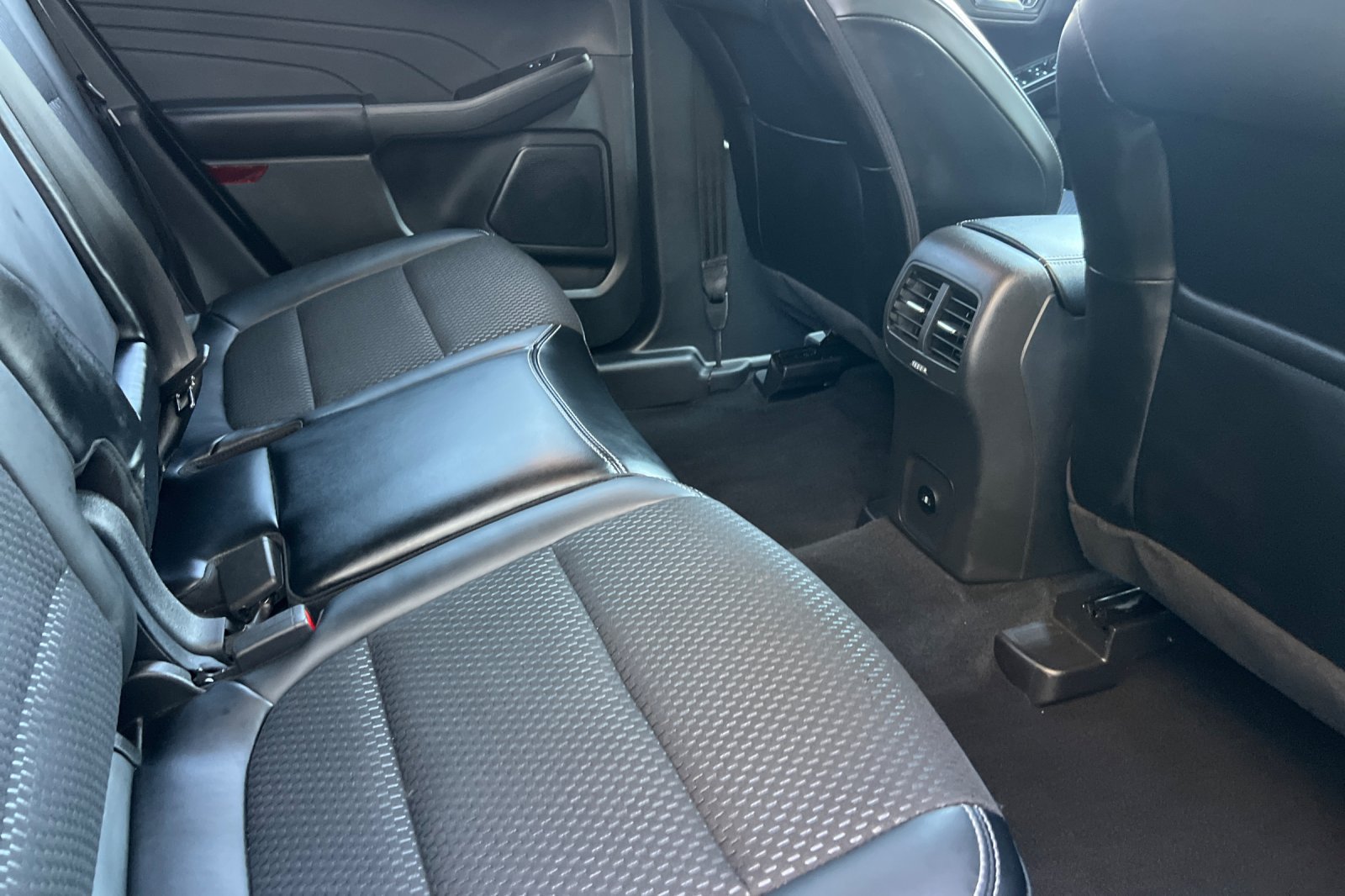 Certified 2024 Ford Escape SE FWD image 18
