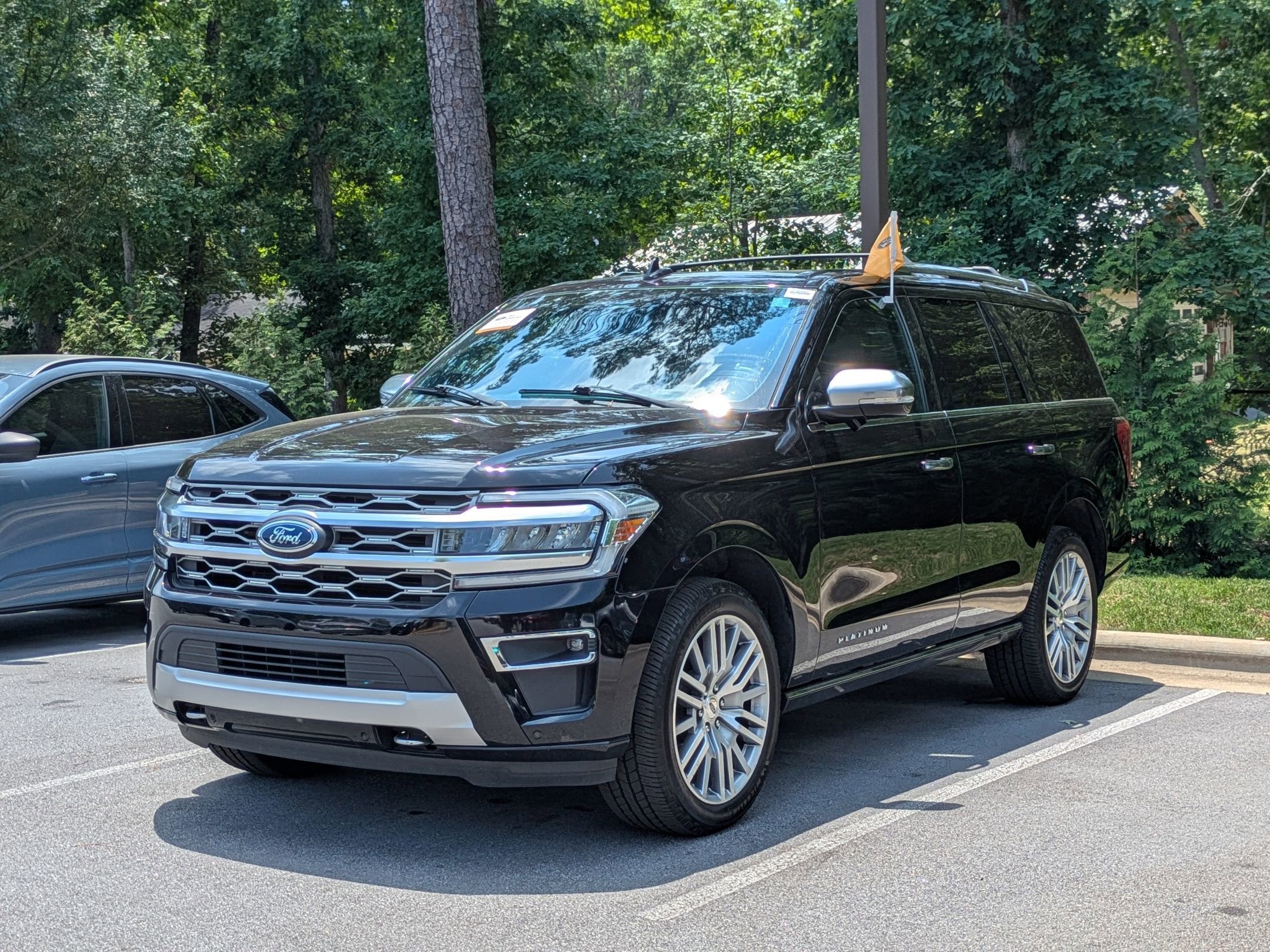 Certified 2023 Ford Expedition Platinum AWD/4WD image 6