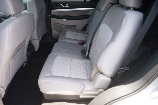 Certified 2018 Ford Explorer FWD image 12