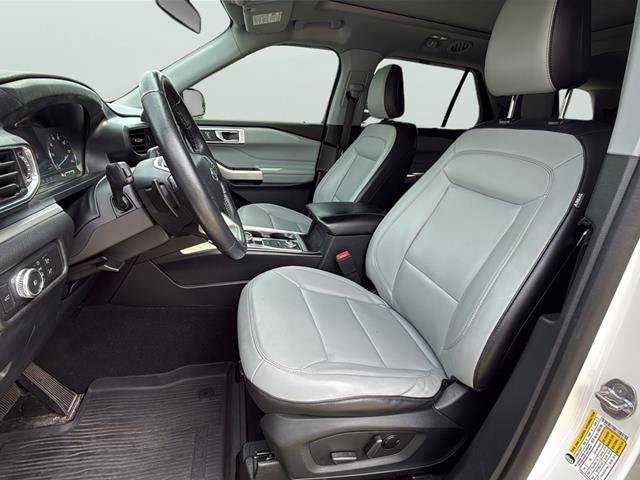 Certified 2021 Ford Explorer XLT w/ Equipment Group 202A AWD/4WD image 10