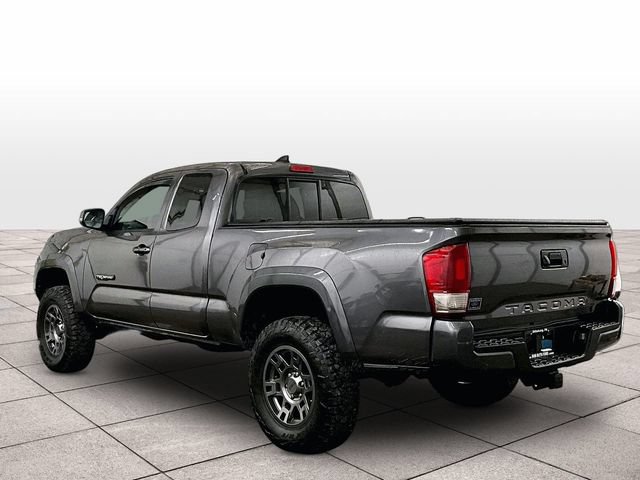 Used 2017 Toyota Tacoma TRD Sport AWD/4WD image 10