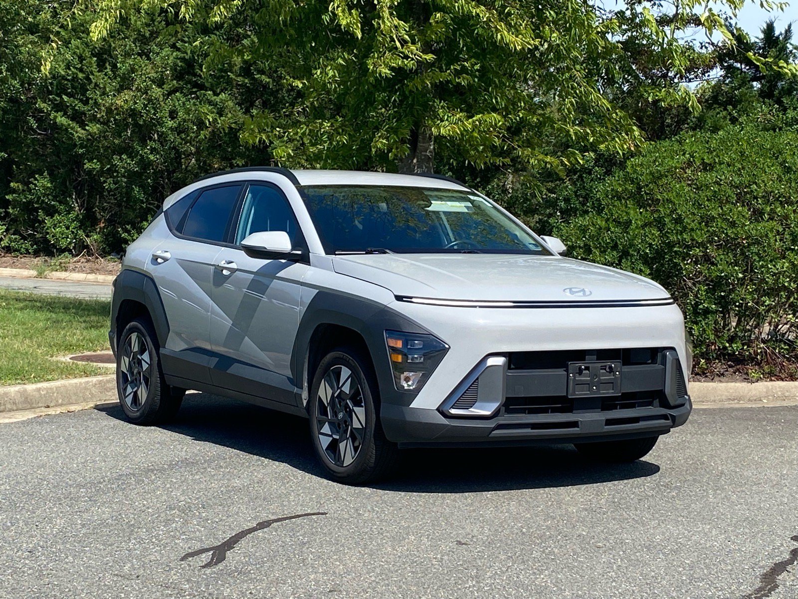Used 2025 Hyundai Kona SEL AWD/4WD image 2