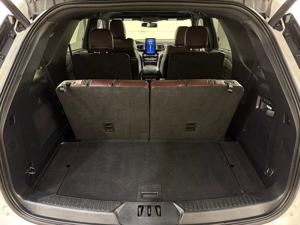 Certified 2023 Ford Explorer Platinum w/ Technology Package AWD/4WD image 39