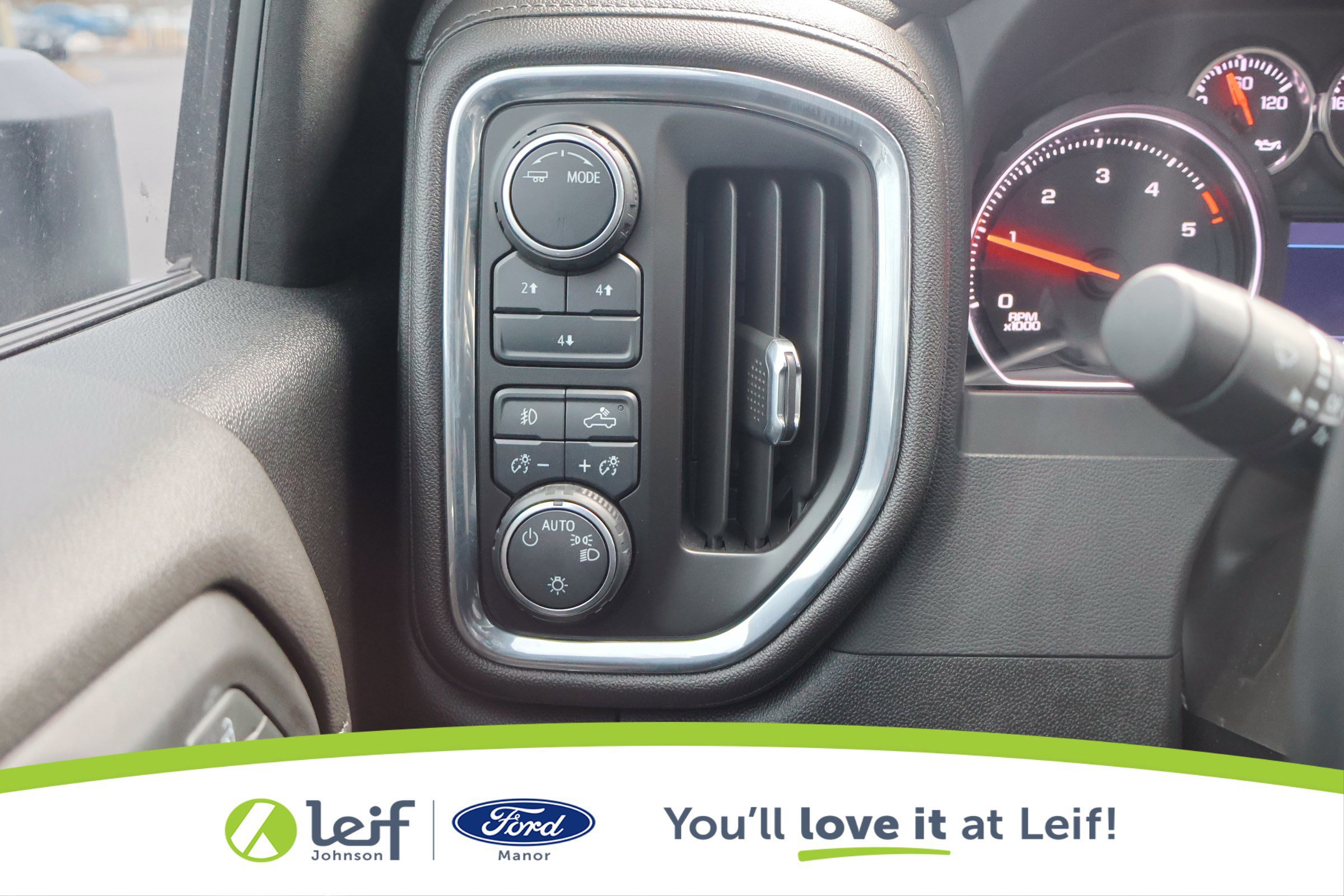 Used 2023 Chevrolet Silverado 2500 LT w/ Convenience Package image 16