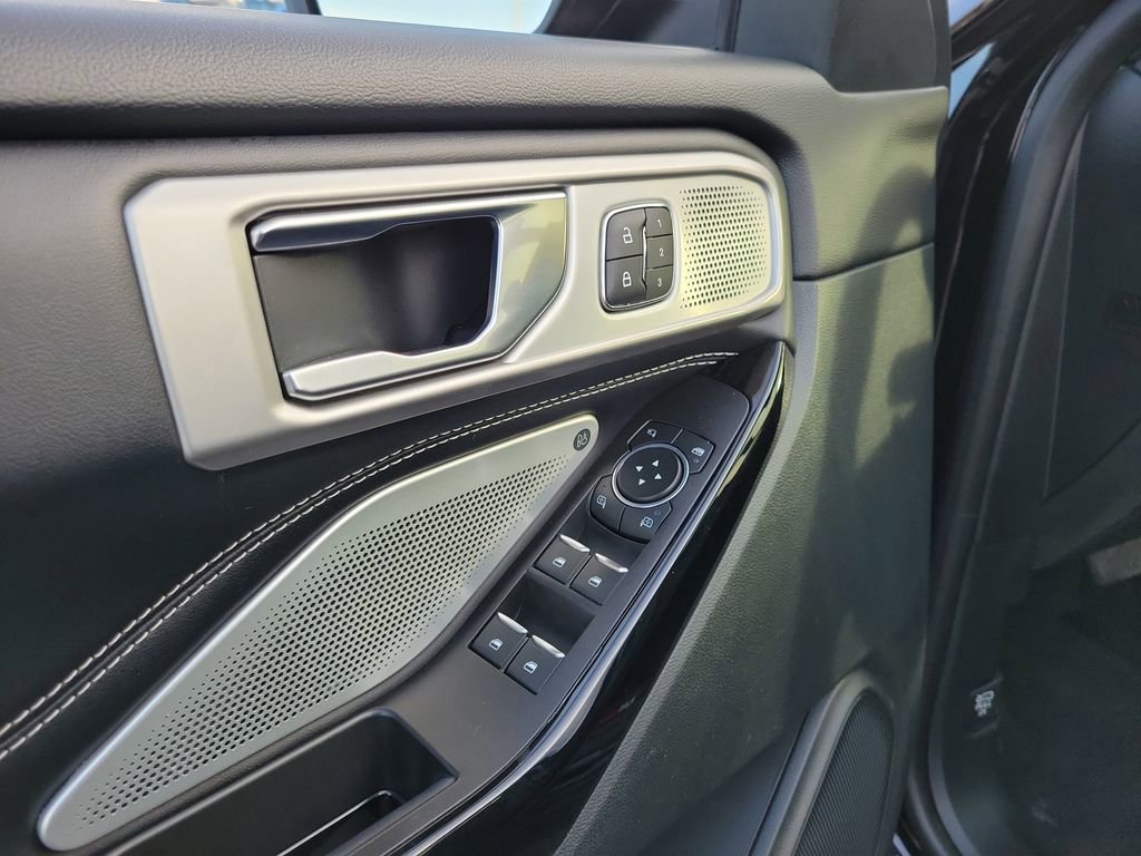 Certified 2021 Ford Explorer ST w/ Equipment Group 401A image 19