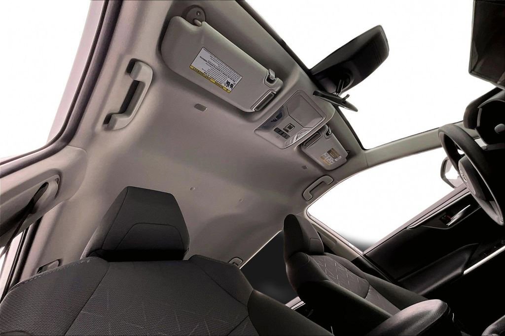Used 2025 Toyota RAV4 XLE image 22